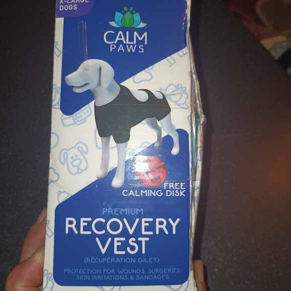 Protective collars and recovery vests - Picture 5 of 8